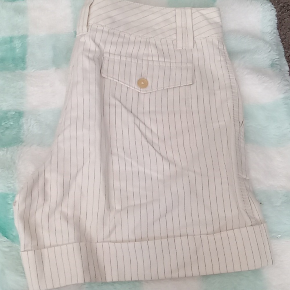 Pin Stripe cotton/linen blend, Martin Fit Shorts. Great condition.